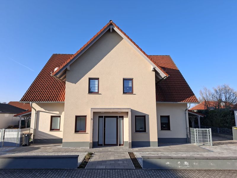 moderne Doppelhaushälfte inkl. Hof, Carport u. Garten in ruhiger Lage (Honigbach)